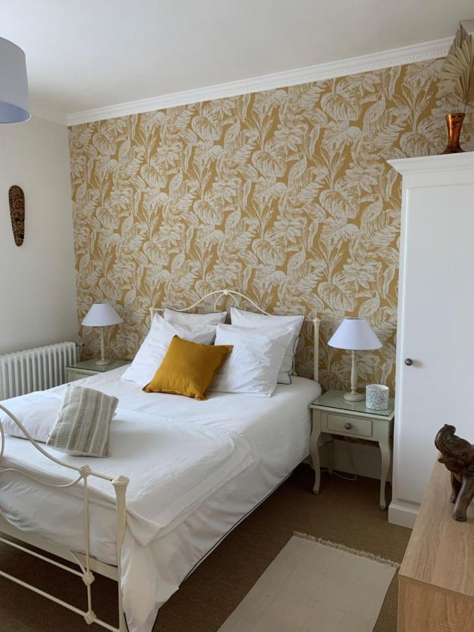 Le Paris Londres Bed & Breakfast Mesnieres-en-Bray Стая снимка