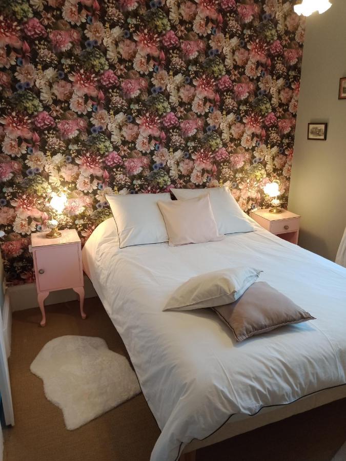 Le Paris Londres Bed & Breakfast Mesnieres-en-Bray Стая снимка